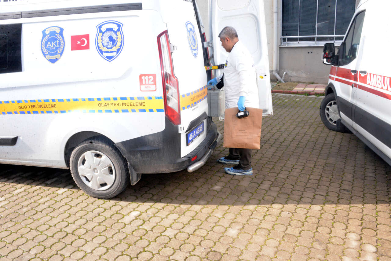 26 yaşındaki genç, babasını vahşice katletti 9